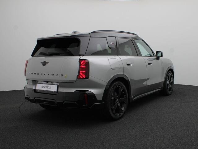 Mini COUNTRYMAN 2.0 John Cooper Works ALL4 JCW Pack Pakket L + John Cooper Works Uitvoering + 19" John Cooper Works Runway Spoke black