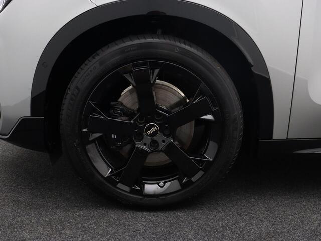 Mini COUNTRYMAN 2.0 John Cooper Works ALL4 JCW Pack Pakket L + John Cooper Works Uitvoering + 19" John Cooper Works Runway Spoke black