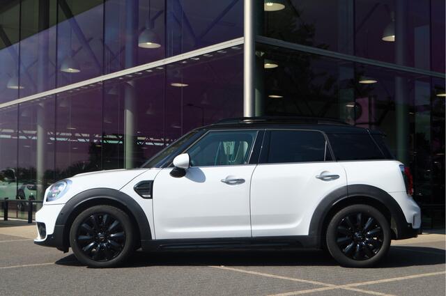 Mini COUNTRYMAN Cooper Chili Automaat / Panoramadak / Head-up / Harman-Kardon / 18"LM-velgen / Comfort Acces / Navigatie