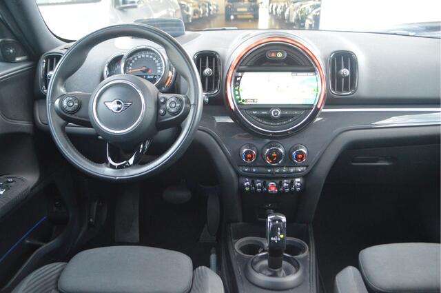 Mini COUNTRYMAN Cooper Chili Automaat / Panoramadak / Head-up / Harman-Kardon / 18"LM-velgen / Comfort Acces / Navigatie