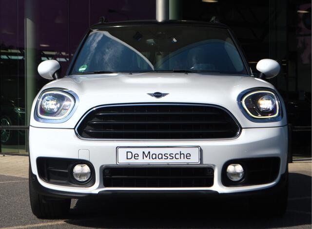 Mini COUNTRYMAN Cooper Chili Automaat / Panoramadak / Head-up / Harman-Kardon / 18"LM-velgen / Comfort Acces / Navigatie