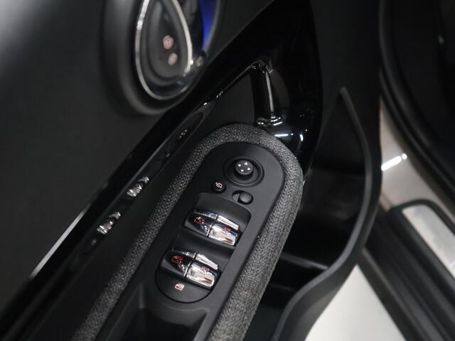 Mini COUNTRYMAN 1.5 Cooper Business Edition [APPLE CARPLAY, ANDROID, STOELVERWARMING, CRUISE CONTROL, PDC ACHTER, LED, AUTOMAAT, MULTIFUNCTIONEEL STUURWIEL, BLUETOOTH, NAVIGATIE, NIEUWSTAAT]