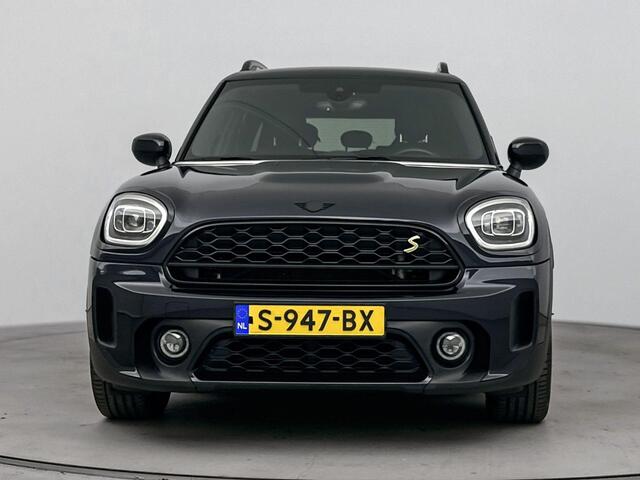 Mini COUNTRYMAN 1.5 Cooper SE ALL4 Classic | Head-up display | Achteruitrijcamera | Stoelverwarming | Leder | Navigatie | Keyless | Afneembare Trekhaak