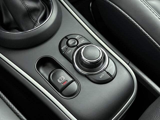 Mini COUNTRYMAN 1.5 Cooper SE ALL4 Classic | Head-up display | Achteruitrijcamera | Stoelverwarming | Leder | Navigatie | Keyless | Afneembare Trekhaak