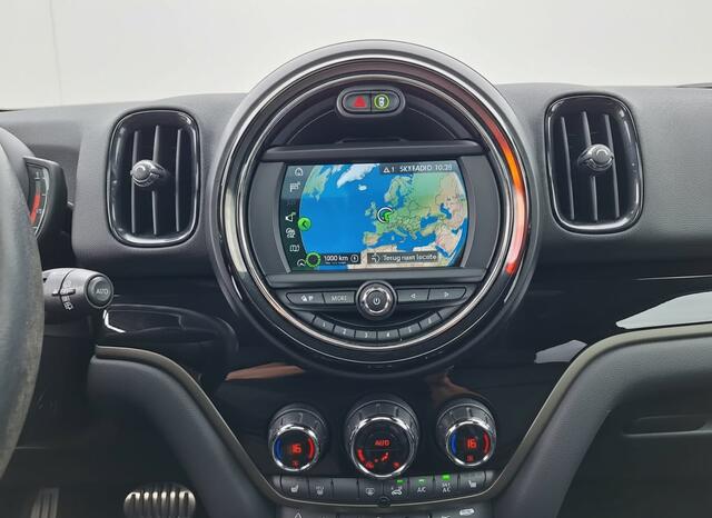 Mini COUNTRYMAN 1.5 Cooper S E ALL4 Salt John Cooper Works | Panoramadak | Stoelverwarming | Cruise Control | Apple Carplay | Navigatie | Parkeersensoren | Climate Control | Leer | Mini Driving Modes |