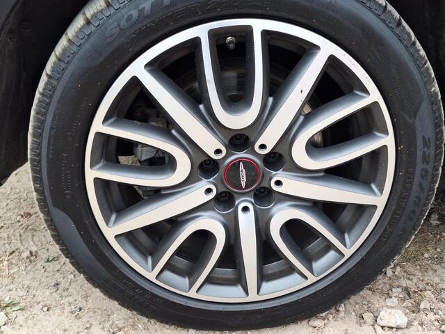 Mini COUNTRYMAN 1.5 Cooper S E ALL4 Salt John Cooper Works | Panoramadak | Stoelverwarming | Cruise Control | Apple Carplay | Navigatie | Parkeersensoren | Climate Control | Leer | Mini Driving Modes |