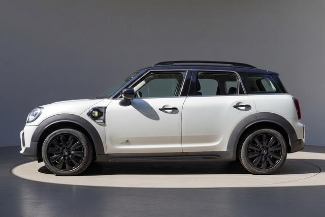 Mini COUNTRYMAN 1.5 Cooper S E ALL4 Chili / Facelift / Black Pack / Stoelverwarming / Comfort stoel / Comfort Acces / Led /