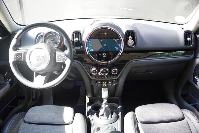 Mini COUNTRYMAN 1.5 Cooper S E ALL4 Chili / Facelift / Black Pack / Stoelverwarming / Comfort stoel / Comfort Acces / Led /