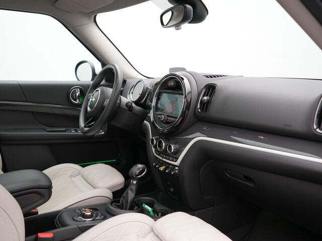 Mini COUNTRYMAN 1.5 Cooper S E ALL4 Chili PHEV 220pk Dealer O.H. | Panodak | Head Up | Adaptive Cruise | Camera | Lederen Sportstoelen Verwarmd | Keyless | Sfeerverlichting | Apple Carplay | Plug In Hybrid |