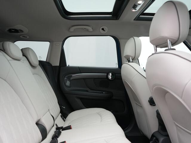 Mini COUNTRYMAN 1.5 Cooper S E ALL4 Chili PHEV 220pk Dealer O.H. | Panodak | Head Up | Adaptive Cruise | Camera | Lederen Sportstoelen Verwarmd | Keyless | Sfeerverlichting | Apple Carplay | Plug In Hybrid |
