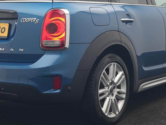 Mini COUNTRYMAN 1.5 Cooper S E ALL4 Chili PHEV 220pk Dealer O.H. | Panodak | Head Up | Adaptive Cruise | Camera | Lederen Sportstoelen Verwarmd | Keyless | Sfeerverlichting | Apple Carplay | Plug In Hybrid |