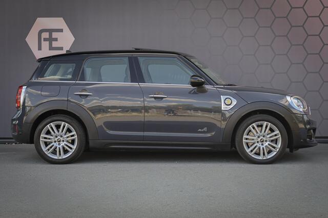 Mini COUNTRYMAN 2.0 Cooper SE ALL4 | CRUISE CONTROL | HEAD UP | ELEKTRISCHE ACHTERKLEP | PANORRAMADAK | ACHTERUITRIJCAMERA | APPLE CARPLAY | VOLLEDEREN BEKLEDING |