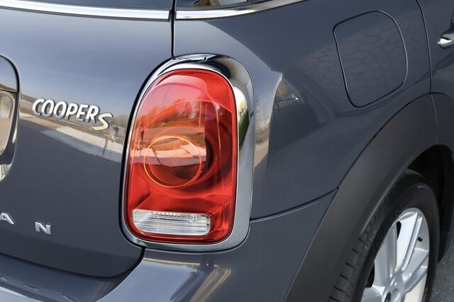 Mini COUNTRYMAN 2.0 Cooper SE ALL4 | CRUISE CONTROL | HEAD UP | ELEKTRISCHE ACHTERKLEP | PANORRAMADAK | ACHTERUITRIJCAMERA | APPLE CARPLAY | VOLLEDEREN BEKLEDING |