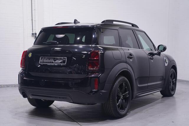 Mini COUNTRYMAN Cooper SE ALL4 Classic Trim SOH 94% Apple Carplay Navi Verwarmde sportstoelen lederen bekleding Led-verlichting dakrails PDC achter private-glas 2-zone clima-controle grootlicht-assist 17"-lmv cruise-controle private-glas Achteruitrijcamera Grootlicht as
