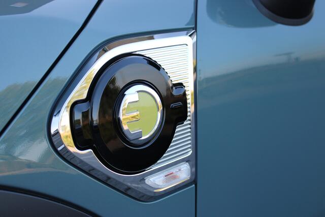 Mini COUNTRYMAN Cooper SE ALL4 Automaat / Panoramadak / Achteruitrijcamera / Comfort Access / Active Cruise Control / Head-Up / LED / Comfortstoelen