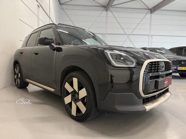 Mini COUNTRYMAN 1.5 C JCW Favoured PANO/20"/JCW DARK-PETROL LEER SP.STOEL/H&K/STANDKACHEL/HEAD-UP/360CAMERA/OLED-SCHERM/ACC/KEYLESS/DRIVING ASS.PLUS/FABRIEKS-GARANTIE T/M 07-2027