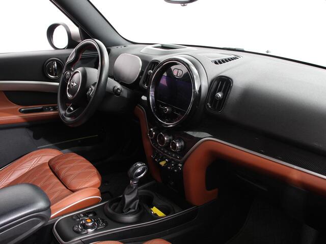 Mini COUNTRYMAN 1.5 Cooper S E PHEV ALL4 Chili Automaat Climate control Adaptieve cruise control HUD Lichtmetalen velgen Navigatie Parkeersensoren Camera Stoelverwarming