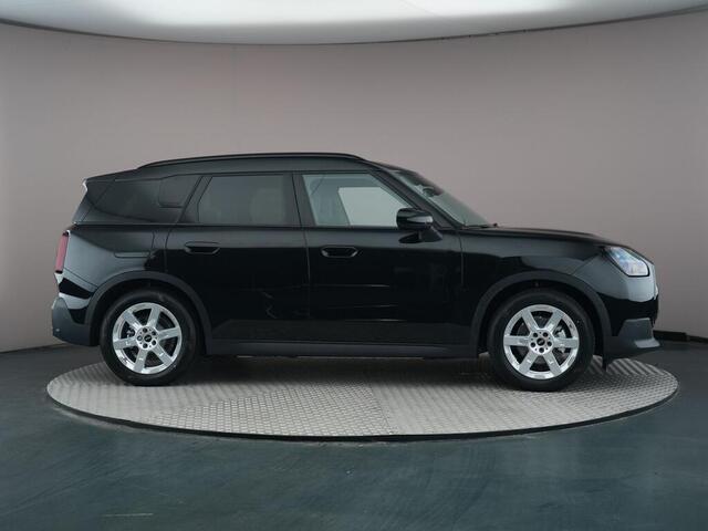 Mini COUNTRYMAN E Blackyard
