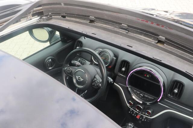 Mini COUNTRYMAN 2.0 Cooper S ALL4 Chili | NL auto / 2e Eigenaar | Automaat | Panoramadak | Serious Business-pakket | Wired