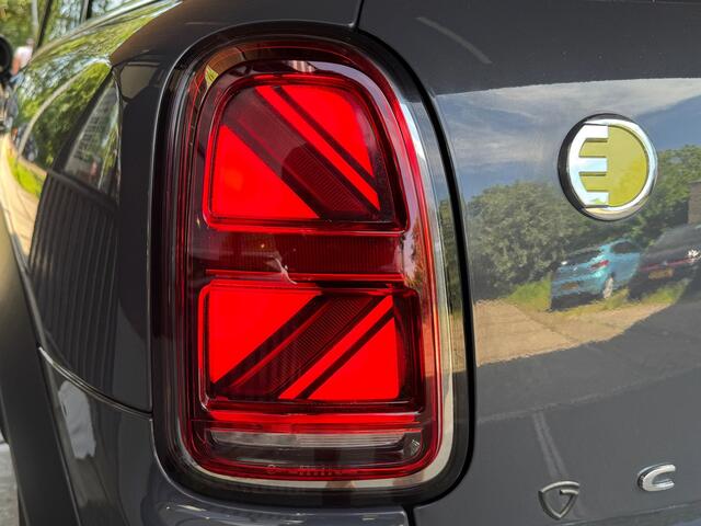 Mini COUNTRYMAN 220PK HYBRID COOPER S E ALL4 CHILI SPORT LEDER/NAVI/CARPLAY/PANORAMADAK