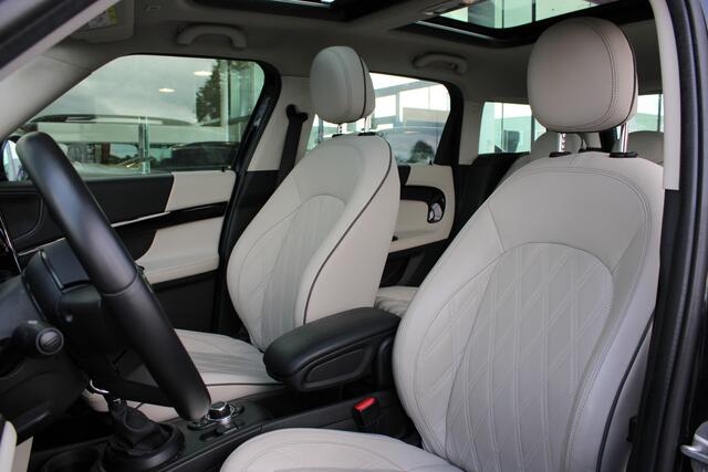 Mini COUNTRYMAN Cooper S E ALL4 Classic Automaat / Panoramadak / Comfortstoelen / Comfort Access / Active Cruise Control / Harman-Kardon / Head-Up