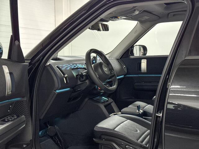 Mini COUNTRYMAN E Favoured | Pakket M plus | Panoramadak | Stuurwielverwarming |