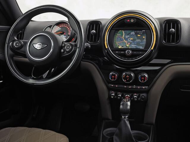 Mini COUNTRYMAN 1.5 Cooper Automaat (PANORAMADAK, NAVIGATIE, BRUIN LEDER, STOELVERWARMING, SPORTSTOELEN, GETINT GLAS, PARKEERSENSOREN, CRUISE, NIEUWSTAAT) – foto 7