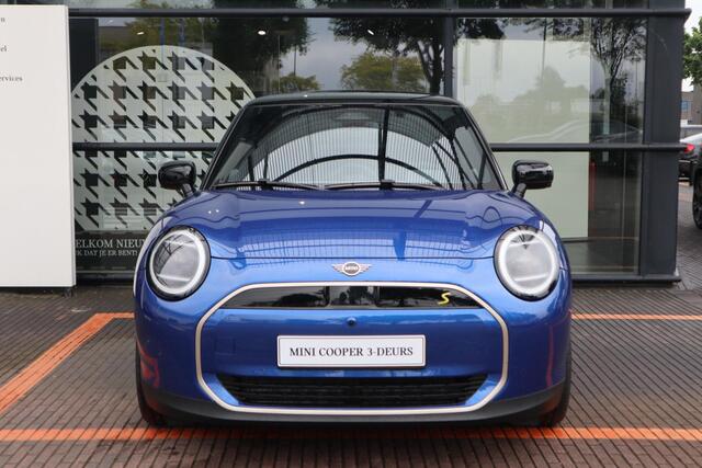 Mini Electric Cooper SE 54.2 kWh | Favoured Trim + Package XL