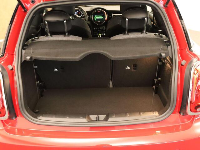 Mini Electric Mini Essential 33 kWh - APPLE CARPLAY/ANDROID AUTO - VOORSTOELEN VERWARMD - HEMELBEKLEDING ZWART - KEYLESS ENTRY/START - CRUISE CONTROL - SPORTSTUUR - FULL-MAP NAVIGATIESYSTEEM