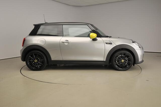 Mini Electric 3-deurs 33kWh | Camden | Premium | Driving Assistant | Sportstoelen | Stoelverwarming
