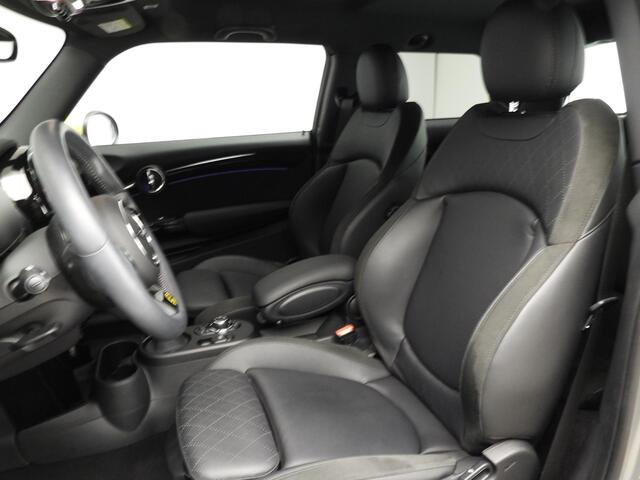 Mini Electric 3-deurs 33kWh | Camden | Premium | Driving Assistant | Sportstoelen | Stoelverwarming