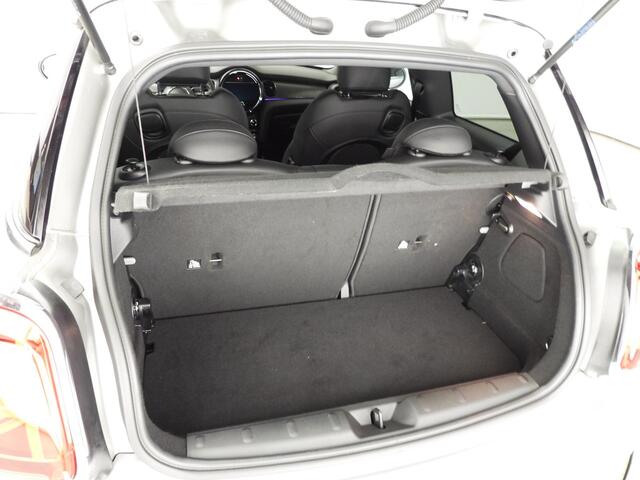 Mini Electric 3-deurs 33kWh | Camden | Premium | Driving Assistant | Sportstoelen | Stoelverwarming