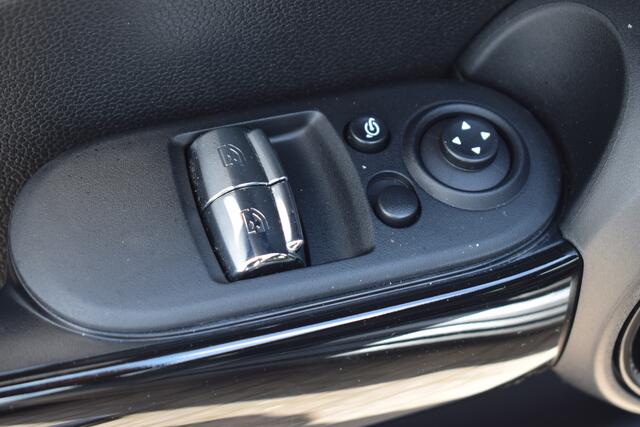 Mini Electric Mini Essential 33 kWh//Navi//Camera//LED!!