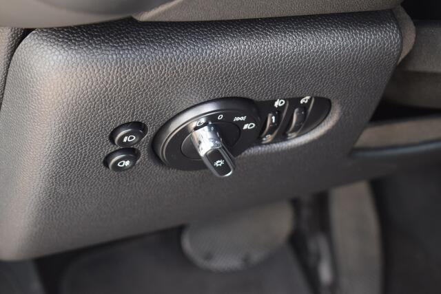 Mini Electric Mini Essential 33 kWh//Navi//Camera//LED!!