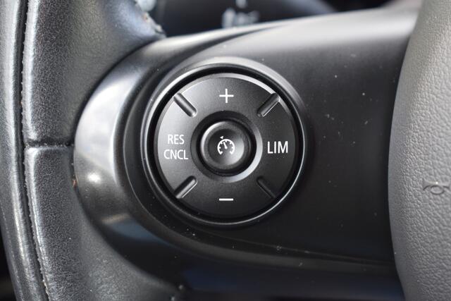 Mini Electric Mini Essential 33 kWh//Navi//Camera//LED!!