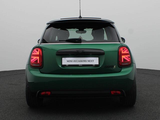 Mini Electric 3-deurs Classic Uitvoering + Comfort Plus Pakket + Achteruitrijcamera + Panoramadak + Active Cruise Control + 17''