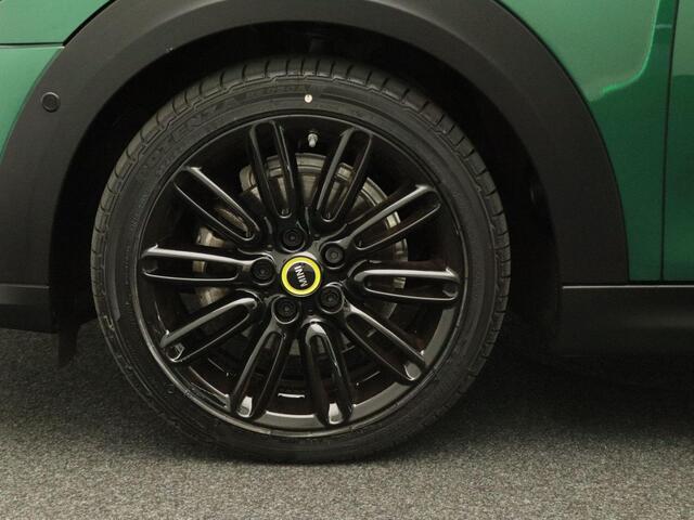 Mini Electric 3-deurs Classic Uitvoering + Comfort Plus Pakket + Achteruitrijcamera + Panoramadak + Active Cruise Control + 17''