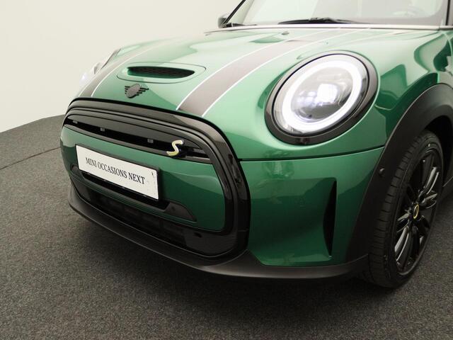 Mini Electric 3-deurs Classic Uitvoering + Comfort Plus Pakket + Achteruitrijcamera + Panoramadak + Active Cruise Control + 17''
