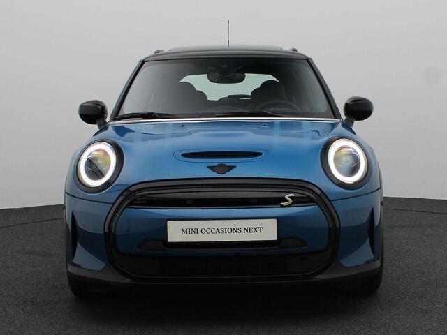 Mini Electric 3-deurs Camden + Comfort Access + Achteruitrijcamera + Panoramadak + Harman Kardon + Head-Up Display + 16''