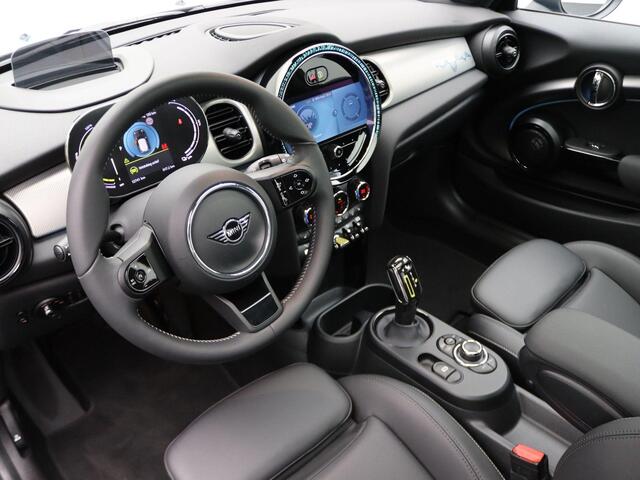 Mini Electric 3-deurs Camden + Comfort Access + Achteruitrijcamera + Panoramadak + Harman Kardon + Head-Up Display + 16''