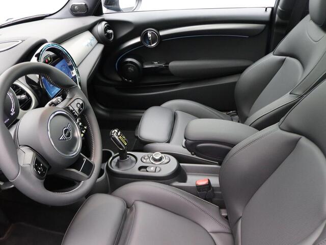 Mini Electric 3-deurs Camden + Comfort Access + Achteruitrijcamera + Panoramadak + Harman Kardon + Head-Up Display + 16''