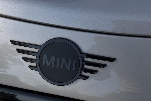 Mini Electric Cooper SE | Panodak | Harman Kardon | Dakrails | Sportleder | Camera | LED
