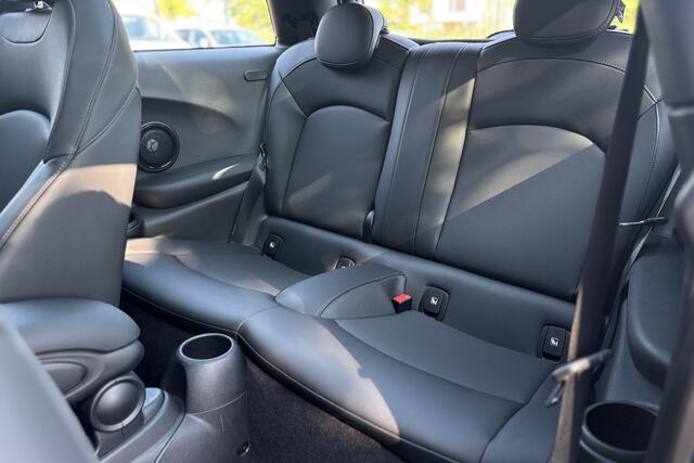 Mini Electric Cooper SE | Panodak | Harman Kardon | Dakrails | Sportleder | Camera | LED