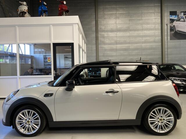 Mini Electric Mini Classic 33 kWh Pano, Headup Display, Leder