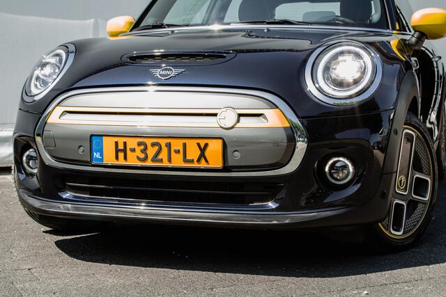 Mini Electric Mini Yours 33 kWh Panoramadak/ Leer/ Head-up/ Harman-Kardon/ Sportstoelen/ Stoelverwarming/ Camera/ Climate control