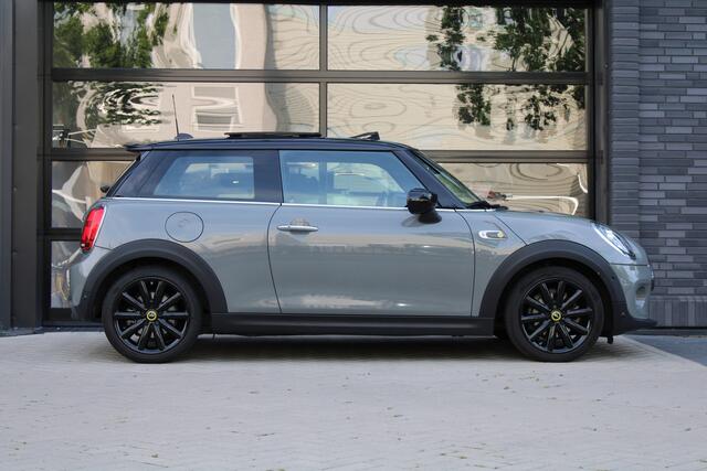 Mini Electric Mini Yours 33 kWh | NAP! | PANO | HUD | H/K | LEDER | CAMERA | STOELVERWARMING |