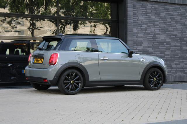 Mini Electric Mini Yours 33 kWh | NAP! | PANO | HUD | H/K | LEDER | CAMERA | STOELVERWARMING |