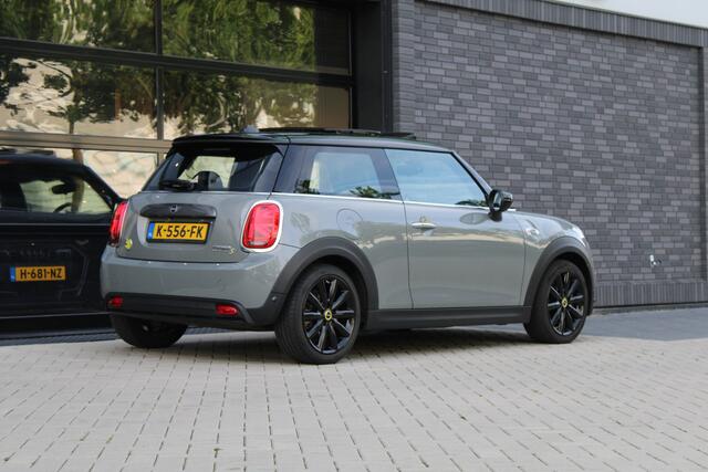 Mini Electric Mini Yours 33 kWh | NAP! | PANO | HUD | H/K | LEDER | CAMERA | STOELVERWARMING |