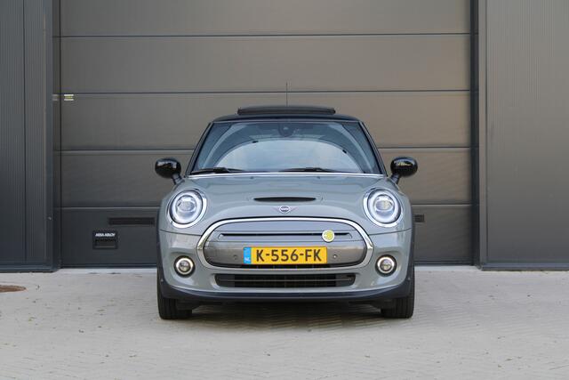 Mini Electric Mini Yours 33 kWh | NAP! | PANO | HUD | H/K | LEDER | CAMERA | STOELVERWARMING |