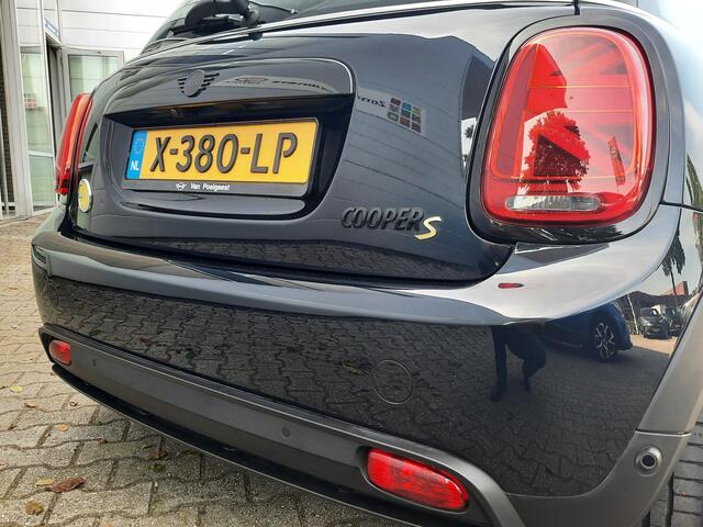 Mini Electric Mini Camden Edition 33 kWh Panoramadak / Navigatie